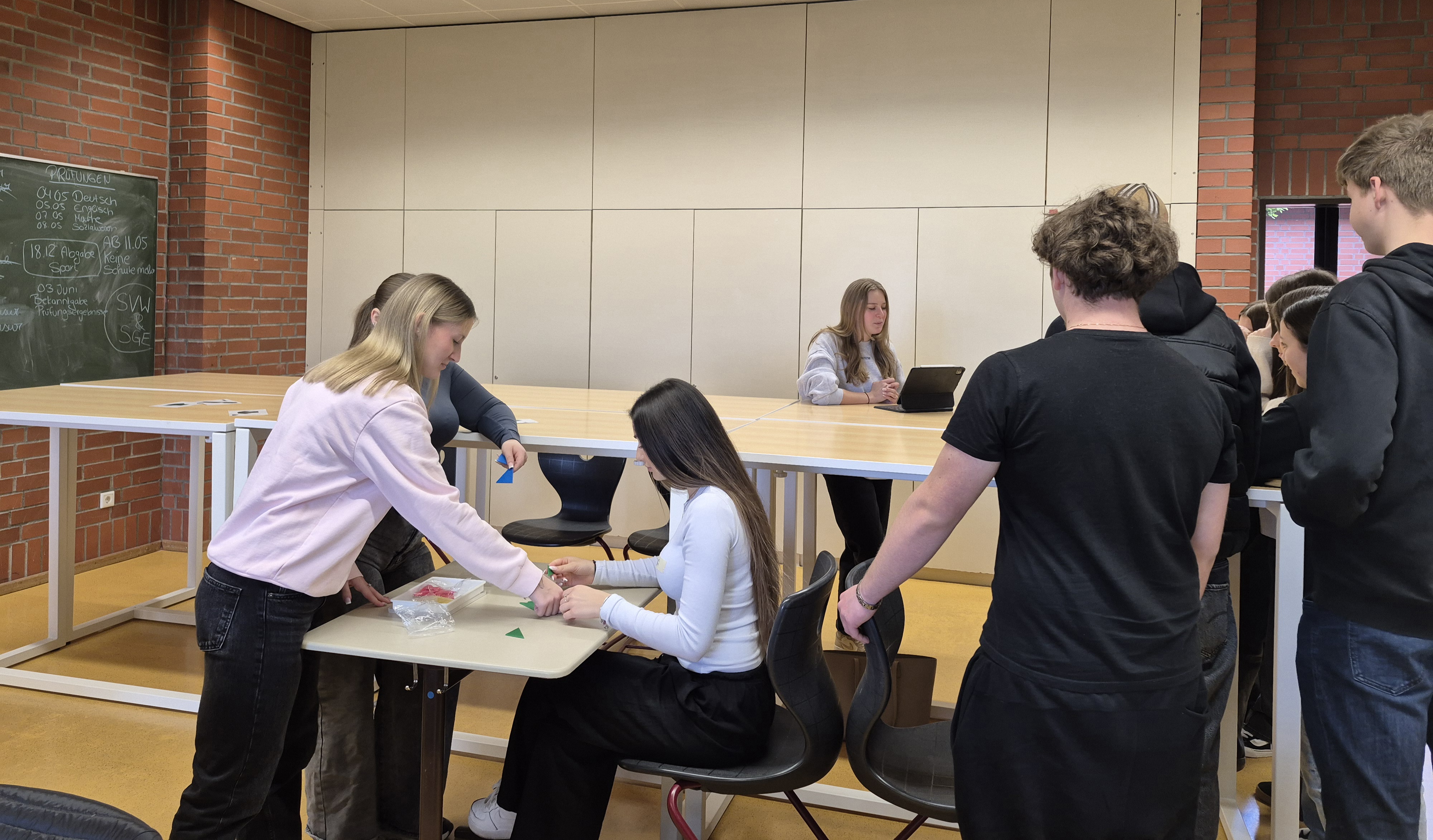 FOS organisiert Schnuppertag für die EKS Bürstadt